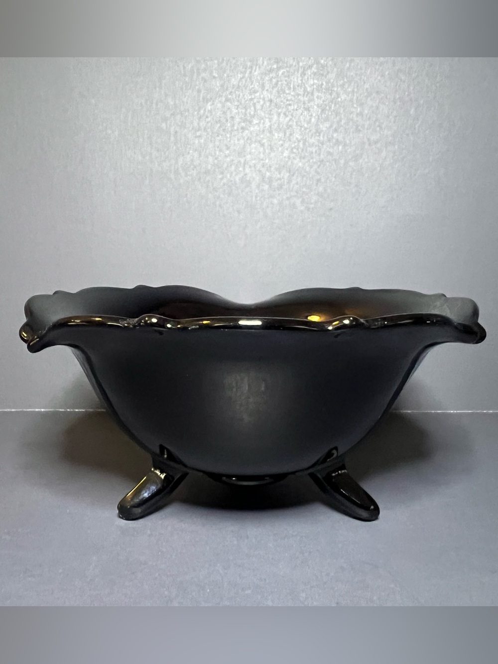 Vintage 1930s L.E. Smith Black Amethyst Glass Scalloped Edge 3 Footed Candy Bowl